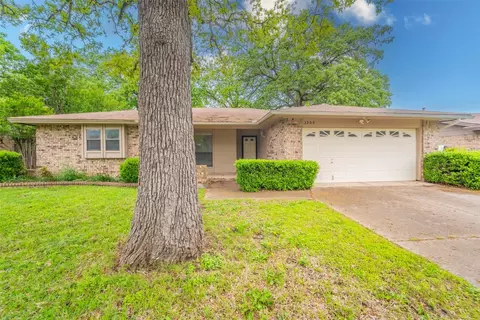 3909 Firethorn Dr, Arlington, TX 76017