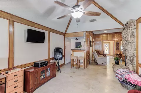 520 Brookside Dr, Grapevine, TX 76051 photo 8