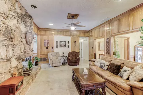 520 Brookside Dr, Grapevine, TX 76051 photo 11