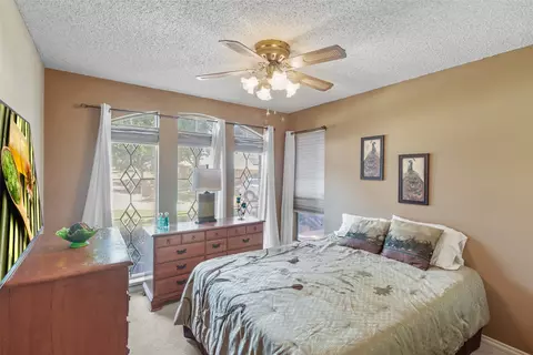 520 Brookside Dr, Grapevine, TX 76051 photo 25