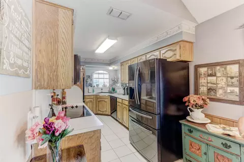 520 Brookside Dr, Grapevine, TX 76051 photo 16