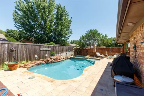 520 Brookside Dr, Grapevine, TX 76051 photo 34