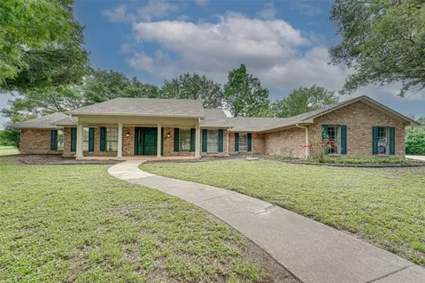 3101 Country Club Rd, Ennis, TX 75119