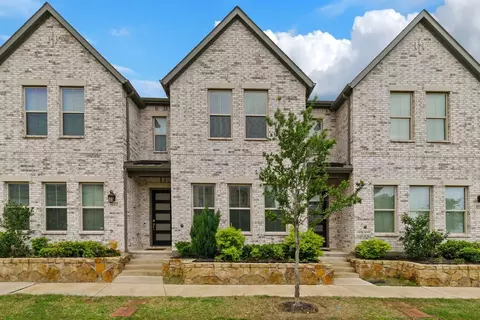 304 Almanor St, Lewisville, TX 75067