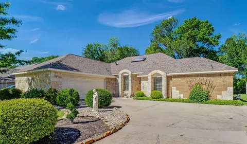 5401 Deep Canyon Dr, Garland, TX 75043