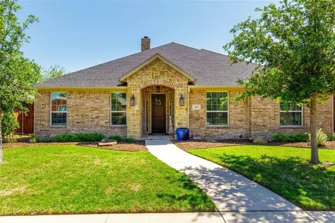 4814 Crestpoint Ln, Garland, TX 75043