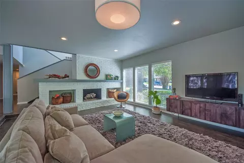 9401 Summerhill Ln, Dallas, TX 75238