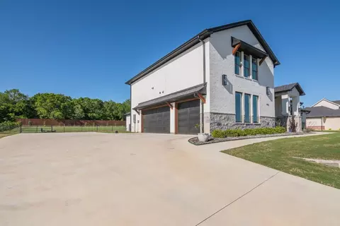 Exterior - 1420 Ranchview Rd, Argyle, TX 76226 photo 4 of 5