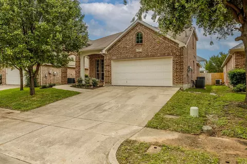 1016 Shortleaf Pine Dr, Arlington, TX 76012