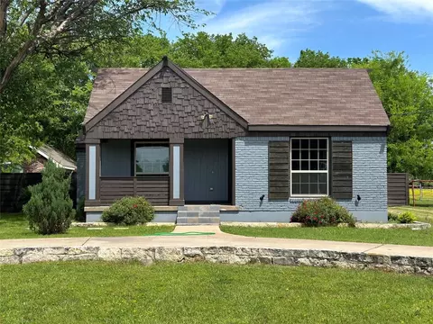 2763 Bear Creek Dr, Lancaster, TX 75146