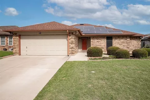 7812 Mallard Ln, Watauga, TX 76148