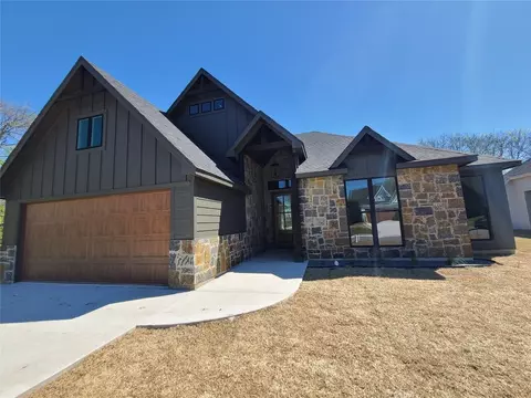 120 Vaughn Meadows Dr, Tom Bean, TX 75489