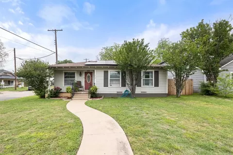 712 Featherston St, Cleburne, TX 76033