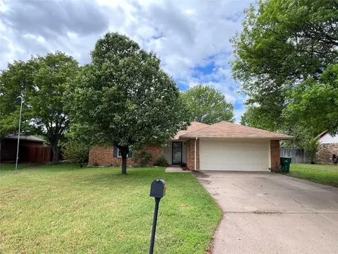 1101 Corvadura St, Graham, TX 76450