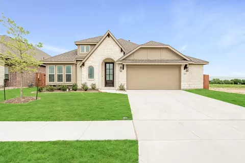 225 Claywood Dr, Glenn Heights, TX 75154