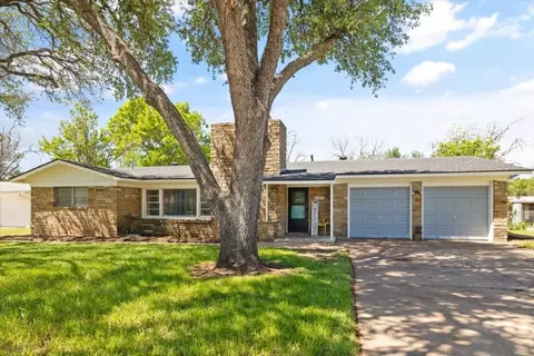 1302 Park Center St, Benbrook, TX 76126