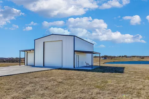 65 Jrc Ranch Ct, Gainesville, TX 76240