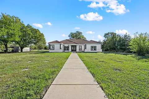 811 Willow Creek Rd, Palmer, TX 75152