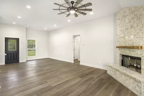 901 W Cardinal, Ector, TX 75439 photo 3
