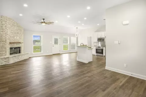 901 W Cardinal, Ector, TX 75439 photo 2