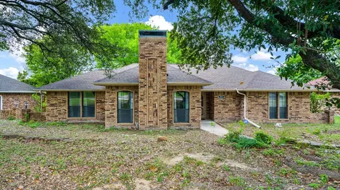 231 N Beltwoods Dr, Desoto, TX 75115