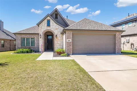 409 Ben Thomas St, Burleson, TX 76028