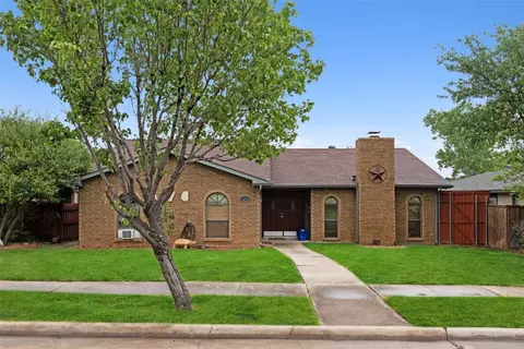 5272 Sherman Dr, The Colony, TX 75056