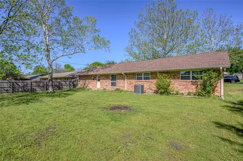 Exterior - 908 Ricketts St, Howe, TX 75459 photo 4 of 9