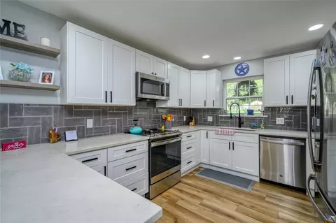 Kitchen - 908 Ricketts St, Howe, TX 75459 photo 2 of 4