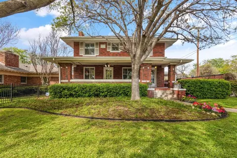 2300 Mistletoe Dr, Fort Worth, TX 76110
