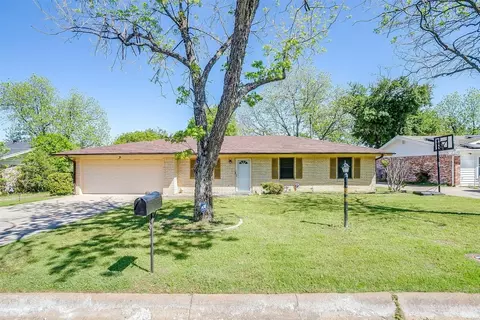 607 E Anderson St, Weatherford, TX 76086