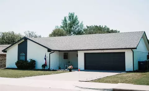 2116 Northmoor Dr, Carrollton, TX 75006