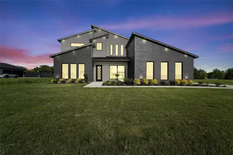 406 Whispering Way, Red Oak, TX 75154