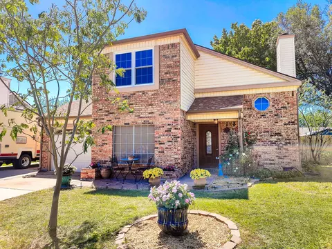 3716 Lightland Rd, Fort Worth, TX 76137