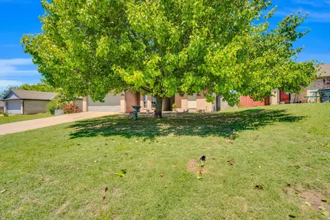 206 Cherokee Trl, Alvarado, TX 76009