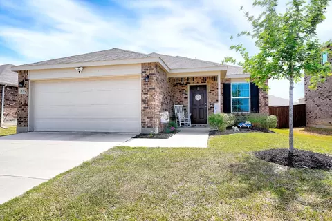 1224 Trace Dr, Aubrey, TX 76227