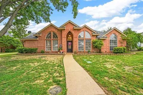 309 Northgate Dr, Waxahachie, TX 75165
