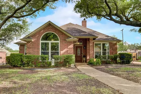 1701 W Westhill Dr, Cleburne, TX 76033