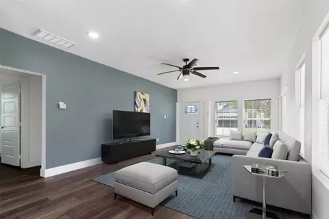 1439 Claude St, Dallas, TX 75203