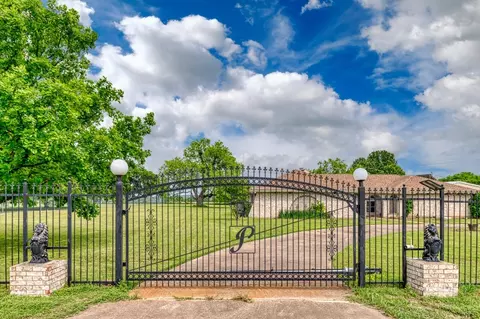 11201 Smallwood Dr, Burleson, TX 76028