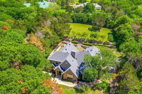 1254 Whispering Oaks Dr, Desoto, TX 75115