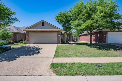 408 Jasmine Ln, Waxahachie, TX 75165