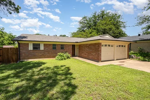 1813 Doss Cir, Arlington, TX 76013