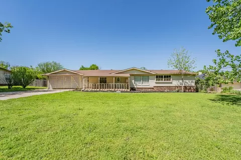 352 Penny Ln, Roanoke, TX 76262