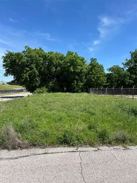 3718 Ross Ave, Fort Worth, TX 76106