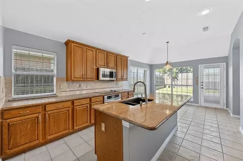 Kitchen - 2208 Hillary Trl, Mansfield, TX 76063 photo 5 of 9