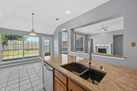 Kitchen - 2208 Hillary Trl, Mansfield, TX 76063 photo 7 of 9