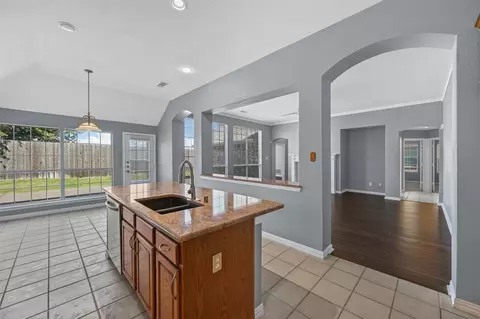 Kitchen - 2208 Hillary Trl, Mansfield, TX 76063 photo 8 of 9