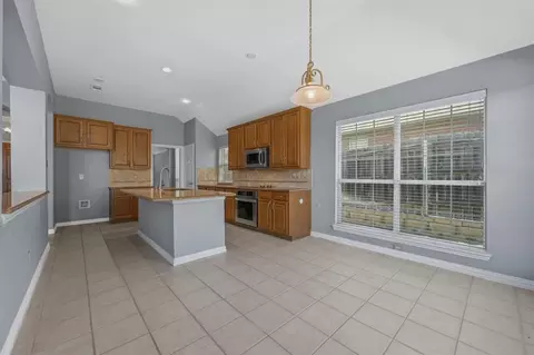 Kitchen - 2208 Hillary Trl, Mansfield, TX 76063 photo 4 of 9