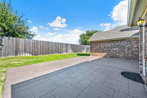Exterior - 2208 Hillary Trl, Mansfield, TX 76063 photo 4 of 6